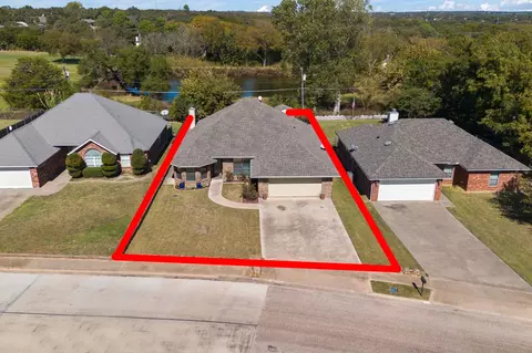 706 Spring Creek St, Cleburne, TX 76031