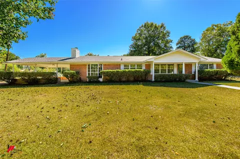 701 Francis Ave, Mooringsport, LA 71060