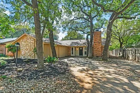 2818 Blackwood Dr, Arlington, TX 76013