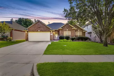 4816 Gloucester Dr, Grand Prairie, TX 75052