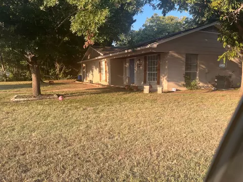 1200 Mesquite Trl, Benbrook, TX 76126