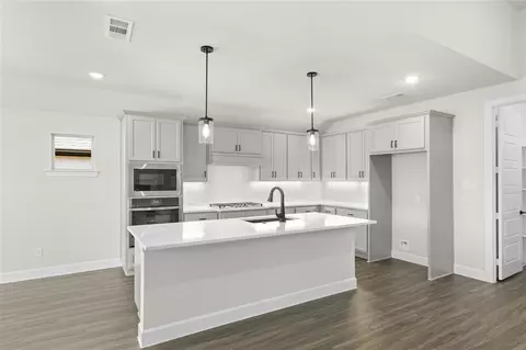 4004 Cherrybark Dr, Denton, TX 76208