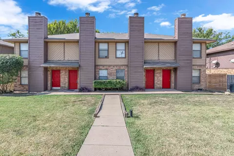 3808 Coates Cir, Benbrook, TX 76116