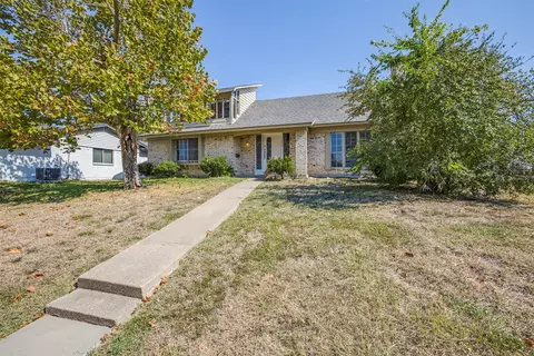 3200 Rockne Ln, Mesquite, TX 75150