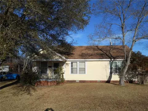 206 1st Street Pinehill St, Springhill, LA 71075