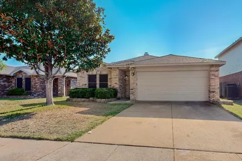 5204 Royal Burgess Dr, Fort Worth, TX 76135