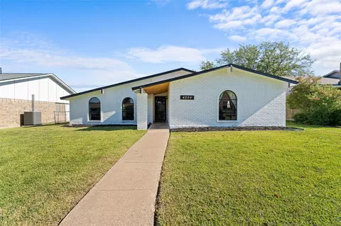 4204 Blackwillow Dr, Mesquite, TX 75150