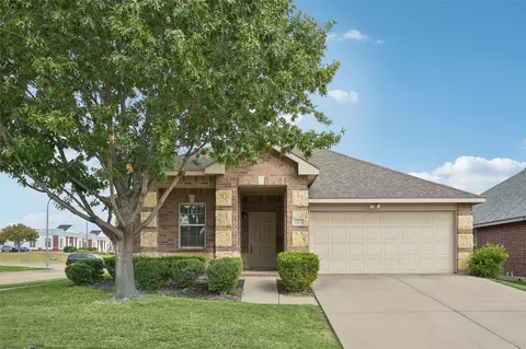 2401 Clairborne Dr, Fort Worth, TX 76177