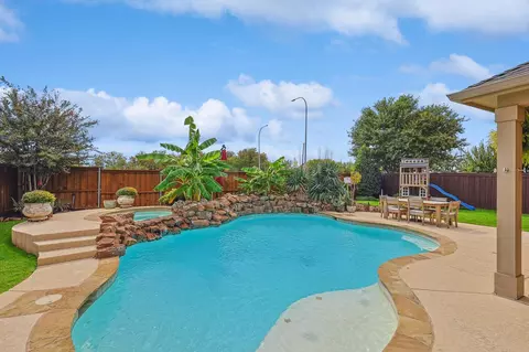 4008 Alderbrook Ln, Roanoke, TX 76262
