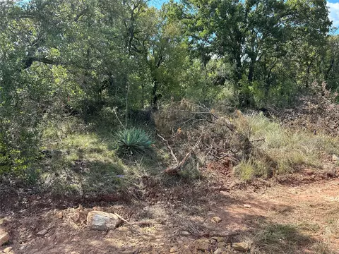 555 Oak Point Dr, May, TX 76857