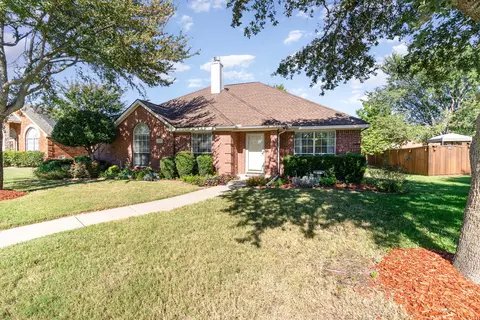 10102 Bent Tree Dr, Rowlett, TX 75089