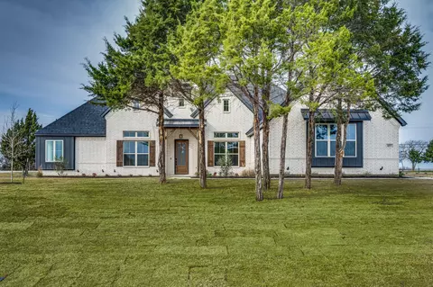 6031 Palomino Dr, Midlothian, TX 76065