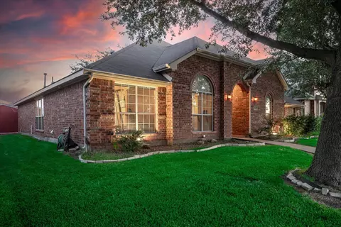 7906 Munich Dr, Rowlett, TX 75089