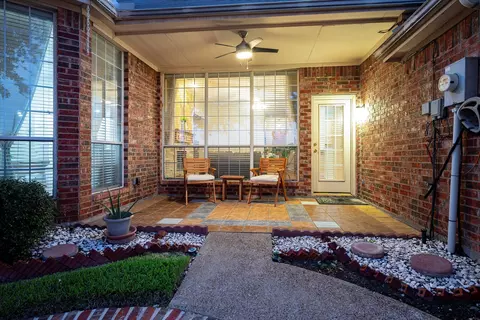 7906 Munich Dr, Rowlett, TX 75089