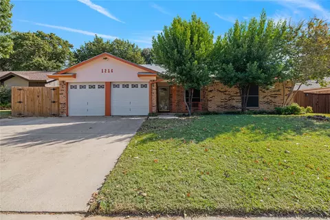 1216 Cumberland Dr, Bedford, TX 76022