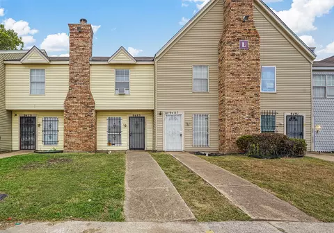 9483 Olde Village Ct, Dallas, TX 75227