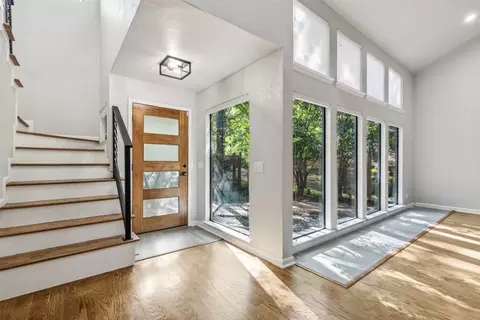 925 Easton Pl, Dallas, TX 75218