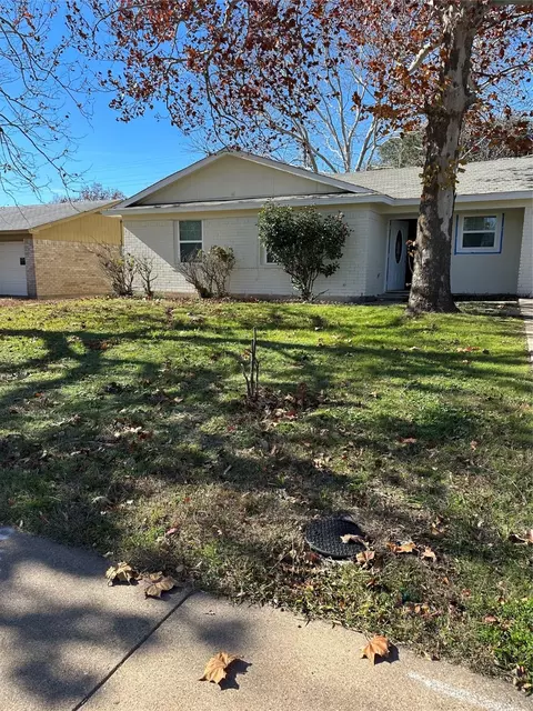 1202 S Clark Rd, Cedar Hill, TX 75104