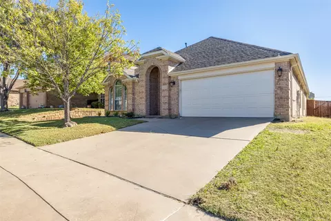 8164 La Frontera Trl, Arlington, TX 76002