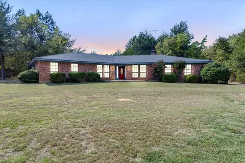 1547 Harvey Ln, Denison, TX 75020