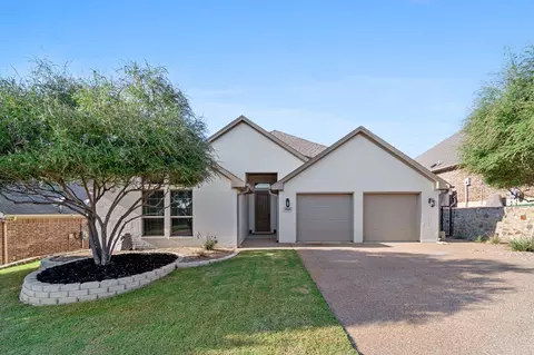 10904 Prestwick Ter, Benbrook, TX 76126