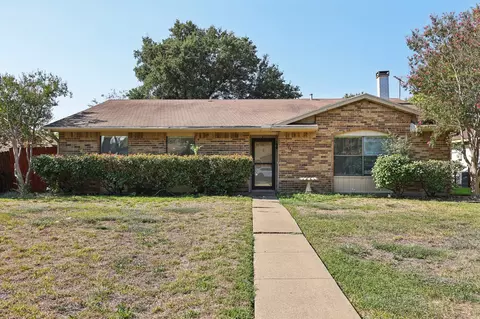 5737 Valley Mills Dr, Garland, TX 75043