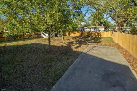 Exterior - 110 Wade St, Terrell, TX 75160 photo 3 of 5