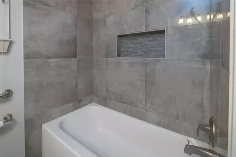 Bath - 110 Wade St, Terrell, TX 75160 photo 2 of 2
