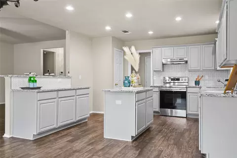 8613 Garden Springs Dr, Fort Worth, TX 76123
