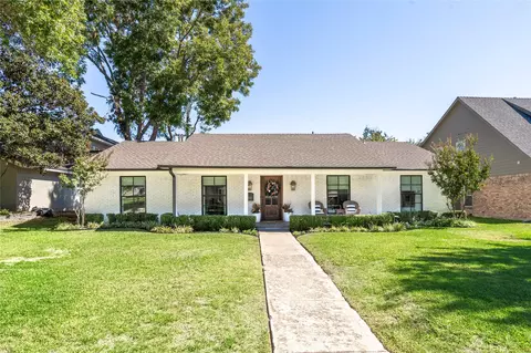 9673 Crestedge Dr, Dallas, TX 75238