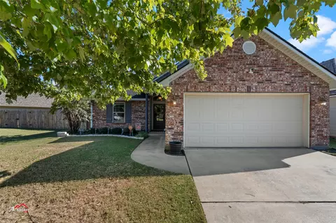 3201 Grand Lake Dr, Bossier City, LA 71111