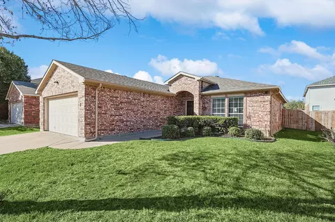 10429 Hideaway Trl, Fort Worth, TX 76131