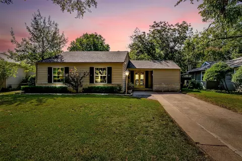 6405 Kenwick Ave, Fort Worth, TX 76116