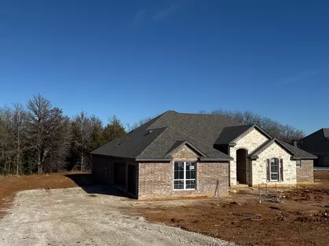 2121 Crystal Palace Blvd, Alvarado, TX 76009