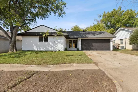 1133 2nd St, Grand Prairie, TX 75051