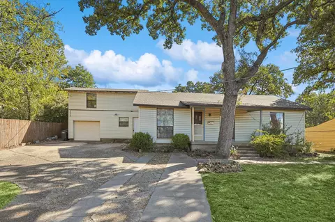 2605 Stark St, Fort Worth, TX 76112
