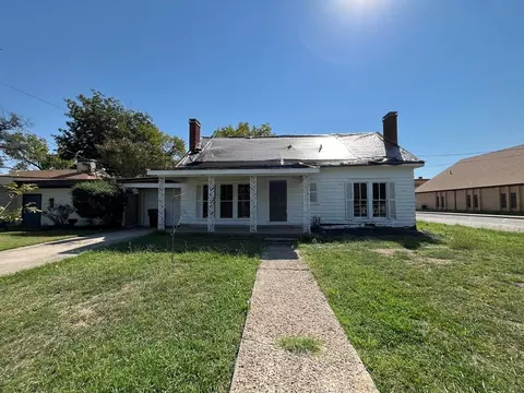 2121 Park St, Greenville, TX 75401