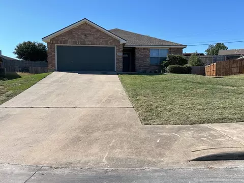 1606 Gillarel Springs Ln, Dallas, TX 75241