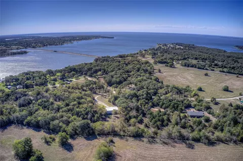 411 Center Rd, Point, TX 75472 photo 2