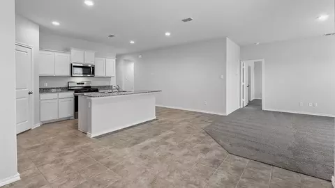 525 Bronze Cir E, Springtown, TX 76082 photo 12
