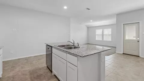 525 Bronze Cir E, Springtown, TX 76082 photo 9