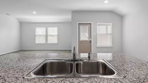 525 Bronze Cir E, Springtown, TX 76082 photo 8