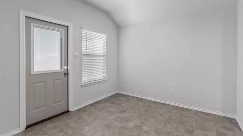525 Bronze Cir E, Springtown, TX 76082 photo 11