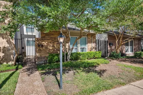 9821 Bent Branch Ln, Dallas, TX 75243