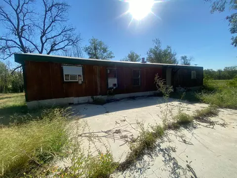 709 W 9th St, Coleman, TX 76834