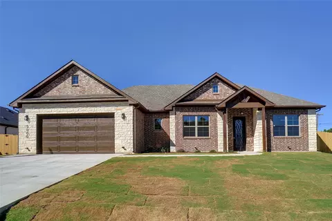 5000 Guadalupe Ct, Granbury, TX 76048