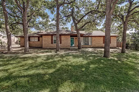 2425 Sunset Ln, Burleson, TX 76028