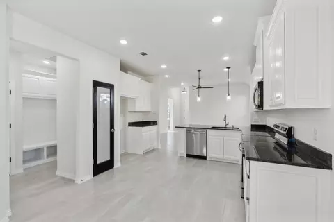 607 S Anglin St, Cleburne, TX 76031 photo 15