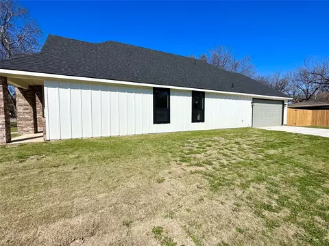 607 S Anglin St, Cleburne, TX 76031 photo 5