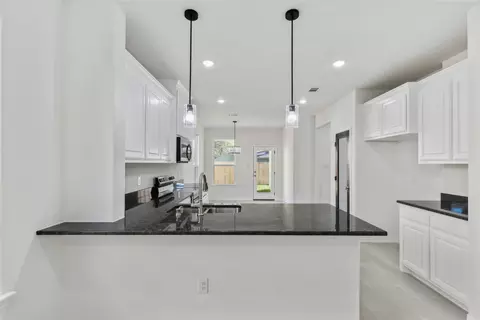 607 S Anglin St, Cleburne, TX 76031 photo 13